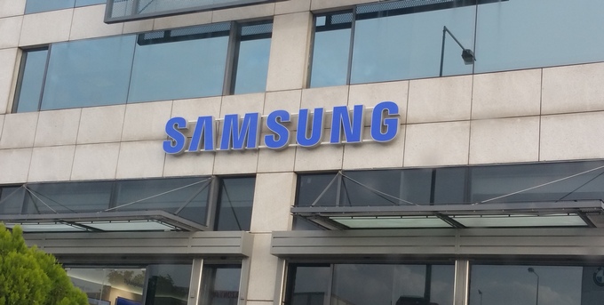Η Samsung θα μειώσει τον αριθμό των smartphones που κατασκευάζει κατά 30%
