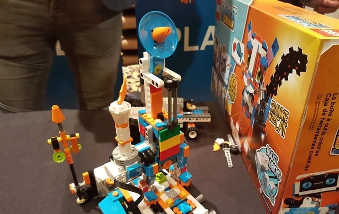 Τα LEGO Boost φέρνουν τα δημοφιλή τουβλάκια στη νέα εποχή (video)
