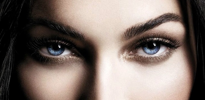 Με περίπου €5000 αυτή η εταιρεία αλλάζει το καστανό χρώμα των ματιών σου σε γαλάζιο, μόνιμα