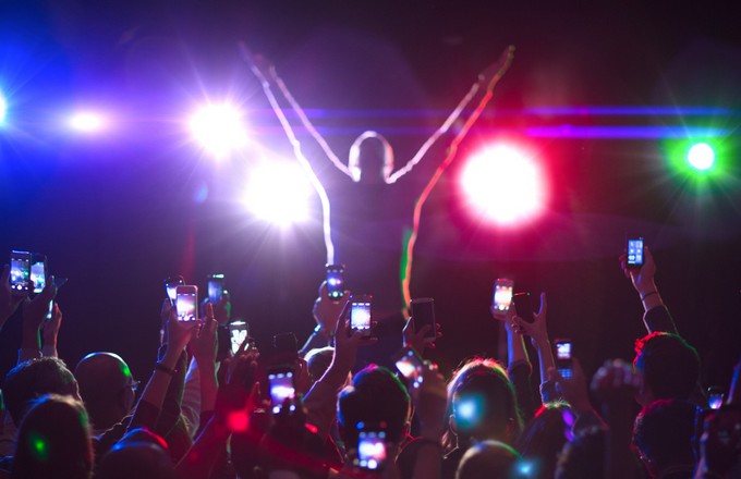 Η Apple εργάζεται για να αποτρέψει την εγγραφή βίντεο με το iPhone σε συναυλίες