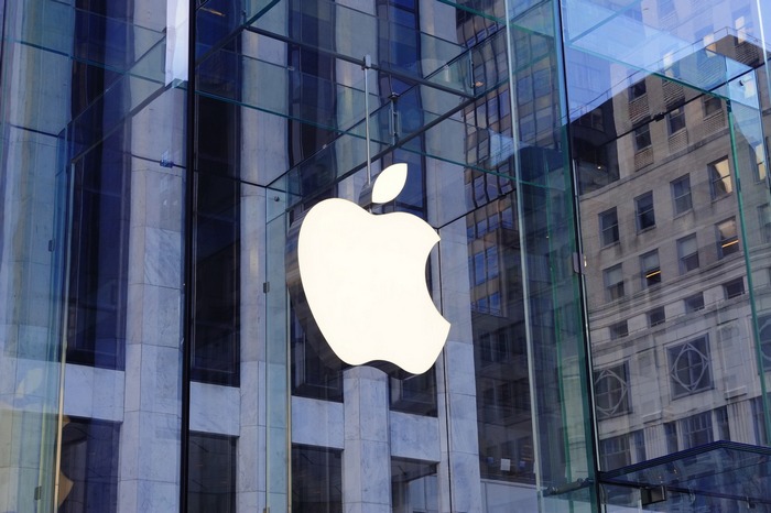 Η Apple έγινε η πρώτη εταιρεία με χρηματιστηριακή αξία 800 δισ. δολαρίων