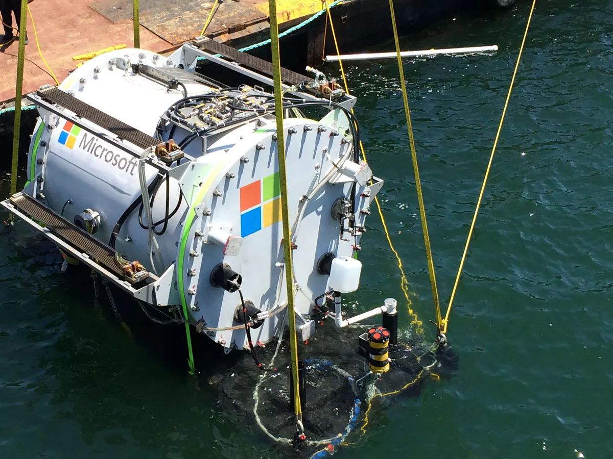 To Project Natick της Microsoft τοποθετεί τα data centers κάτω από το νερό