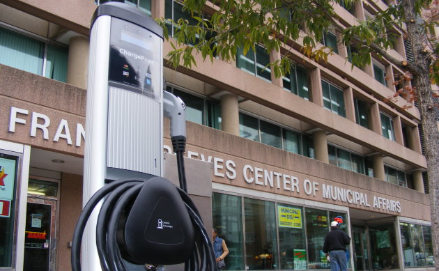 100 νέοι σταθμοί φόρτισης στις Η.Π.Α για ηλεκτροκίνητα αυτοκίνητα