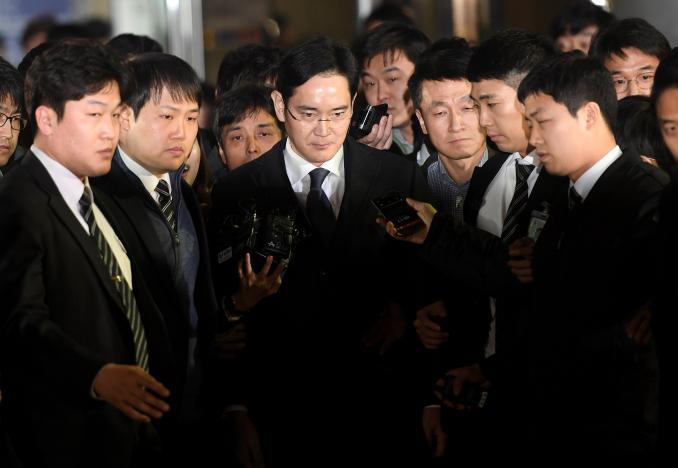 Σύλληψη του αντιπροέδρου της Samsung, Lee Jae-yong για σκάνδαλο διαφθοράς