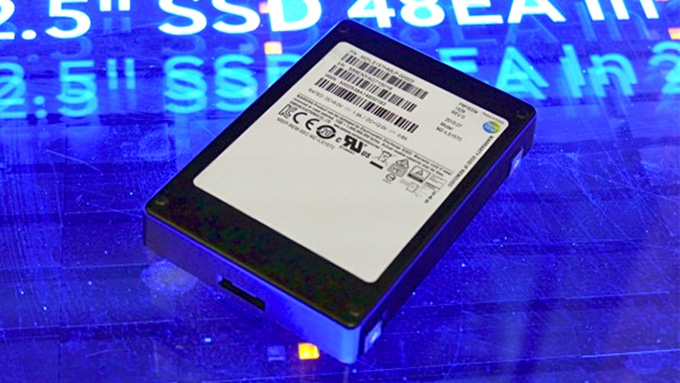 Το νέο PM1633a SSD της Samsung έχει χωρητικότητα 16TB και είναι το μεγαλύτερο στον κόσμο