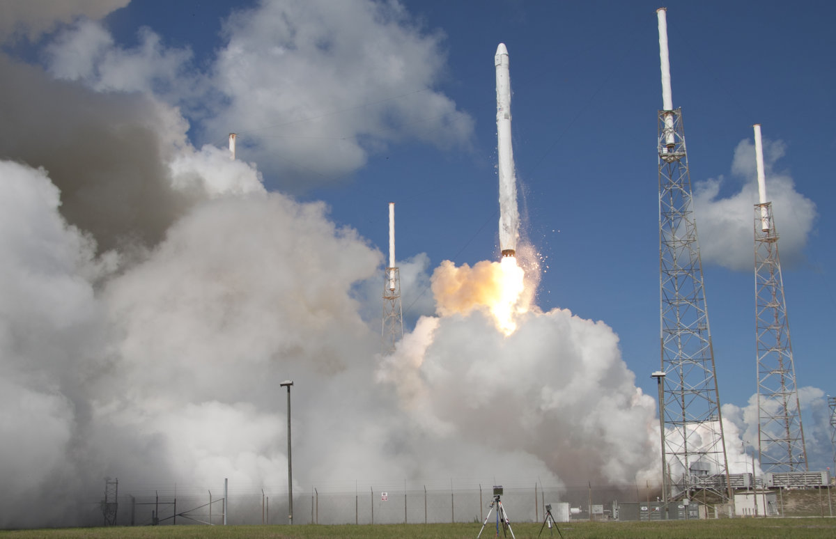 Η SpaceX θα μεταφέρει αστροναύτες της NASA στον Διεθνή Διαστημικό Σταθμό το 2017