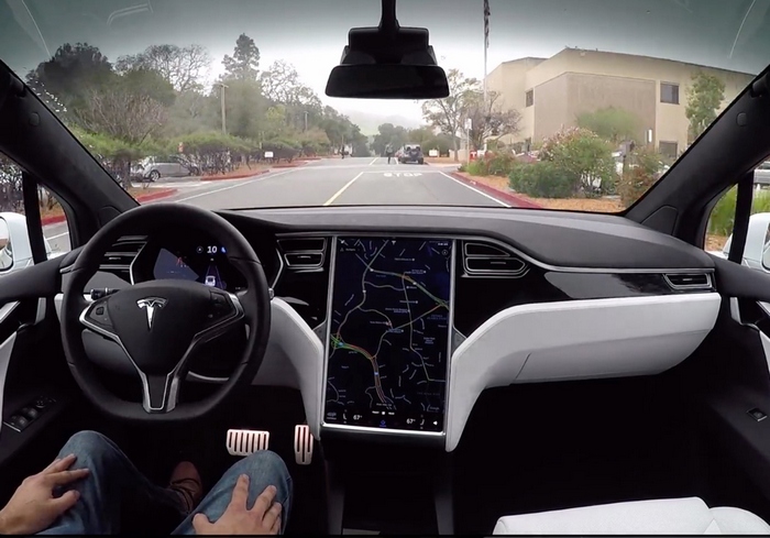 Νέο εντυπωσιακό βίντεο πλήρους αυτόνομης οδήγησης από την Tesla