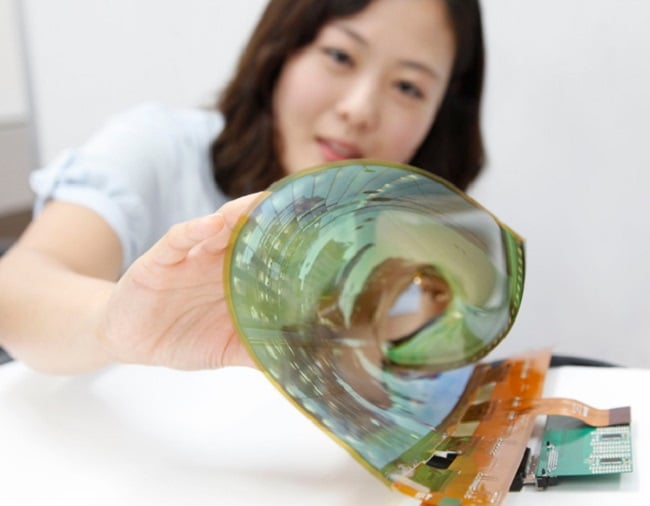 Η LG επιδεικνύει εύκαμπτη οθόνη τεχνολογίας OLED με διαγώνιο 18 ιντσών