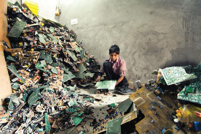 Δέσμευση της Apple για χρήση στο μέλλον υλικών αποκλειστικά από ανακυκλωμένα e-απόβλητα
