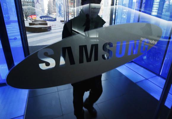 Συνεχίζεται η πτώση των πωλήσεων smartphones για την Samsung. Ανακοίνωσε τα χαμηλότερα κέρδη από το 2011