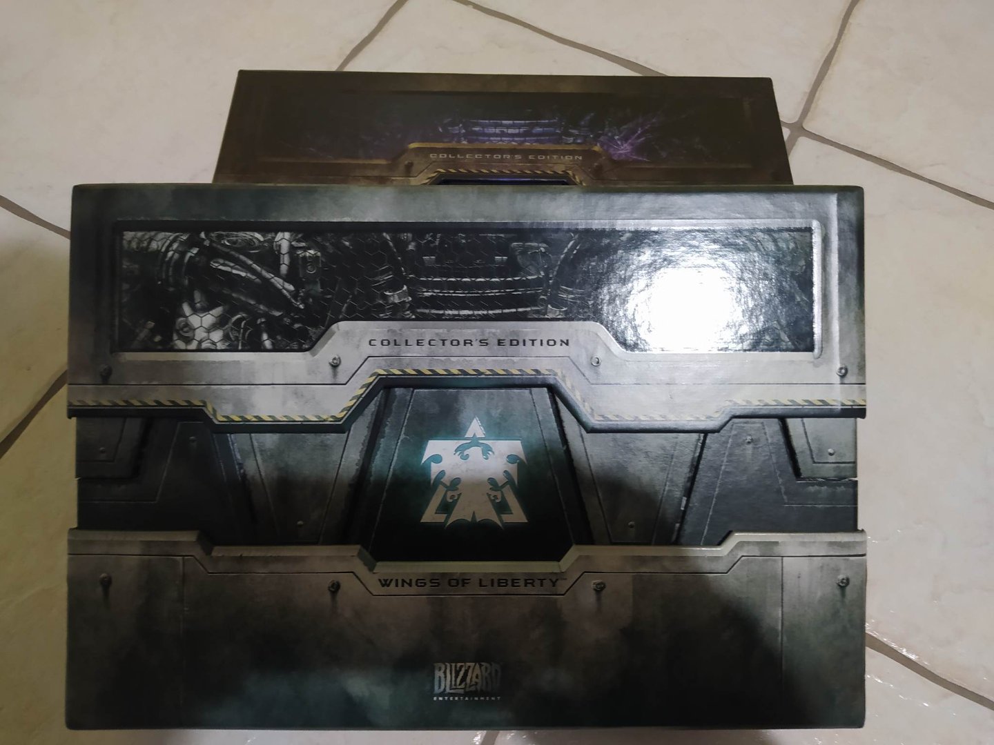 Πώληση Δύο StarCraft Collector s Edition Wings of Liberty Heart of