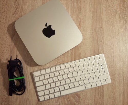 Mac mini (late 2012), i7, 16GB RAM + Magic Keyboard 2
