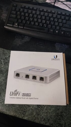 Πωλείται Ubiquity Unifi USG Router άριστη κατάσταση