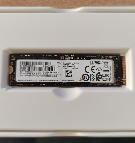 Samsung 1 TB PCIe Gen 4 NVMe M.2