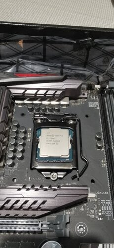 CPU Intel Core i7-7700K + ASUS MAXIMUS VIII EXTREME Motherboard