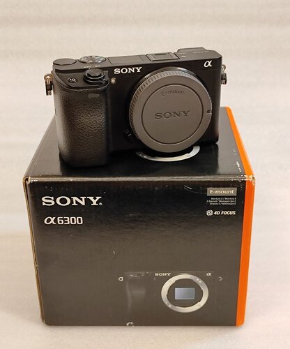 SONY a6300 body boxed