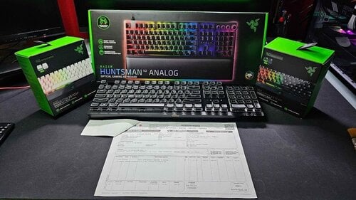 RAZER HUNTSMAN V2 ANALOG Gaming Keyboard + keycups