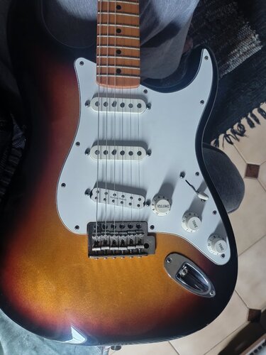 Fender Stratocaster mexican 2011 3 colour sunburst
