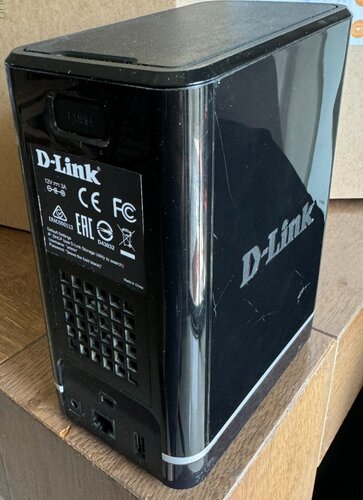 Πωλείται NAS D-Link (dns-320L)