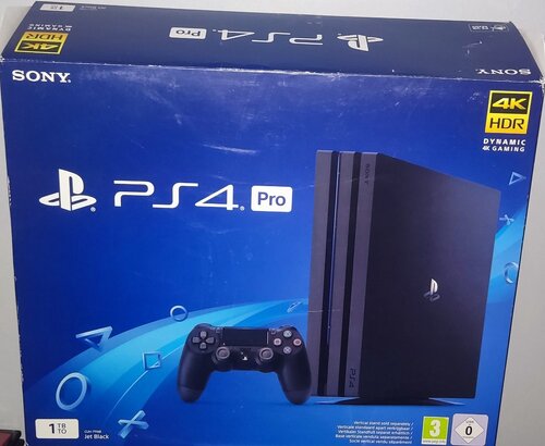 Sony PlayStation 4 Pro στο κουτί του