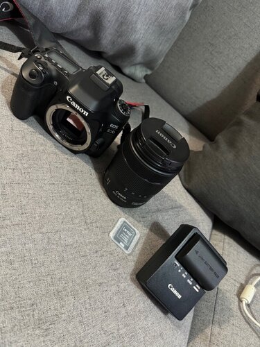 Canon EOS 80D + 18-55mm STM
