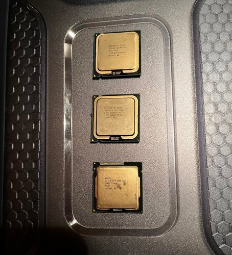 ΔΙΑΦΟΡΑ CPU INTEL 1155 (Pentium G620) ΚΑΙ 775 (Ε8400 & Ε5200) + Ψύκτρες