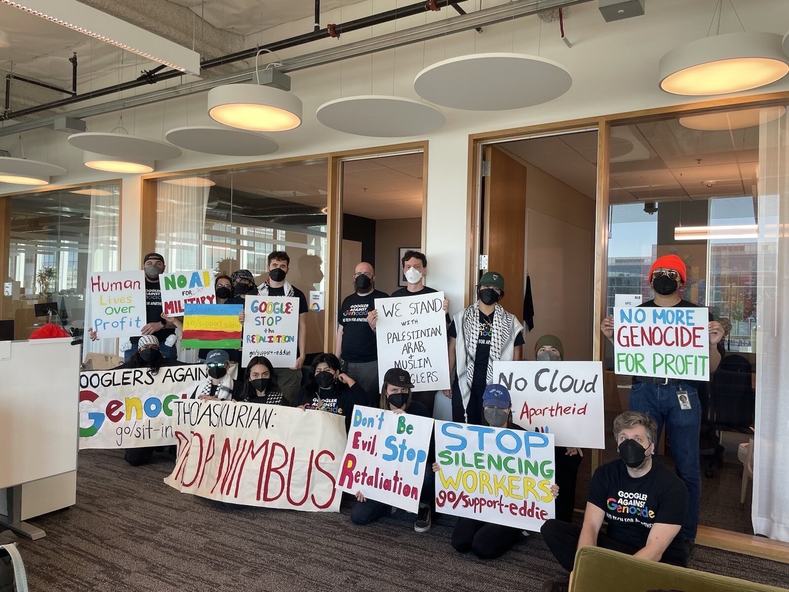 Η Google απολύει 28 υπαλλήλους της μετά από καθιστική διαμαρτυρία για συνεργασία της εταιρίας με το Ισραήλ