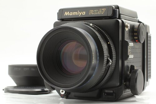 Mamiya RZ67 Pro + 110mm f/2.8 + 50mm f/4.5 Lenses + 2 (120 film magazines) + Hand Grip Release !!!