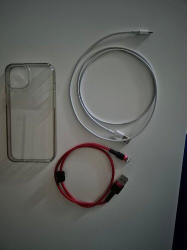 USB to Lighting x2 + iPhone 13 case