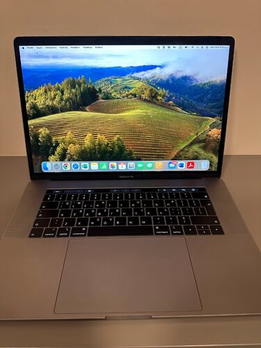 Apple MacBook Pro 15.4" space grey late 2018 with Touch Bar