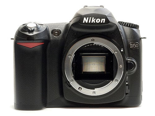 Περισσότερες πληροφορίες για "Nikon D50"