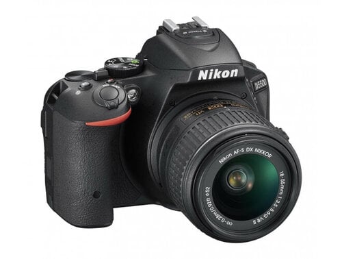 Περισσότερες πληροφορίες για "Nikon D5500 + AF-P DX 18-55mm f/3.5-5.6G VR SD 8GB"