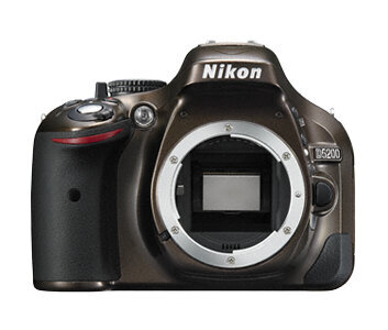 Περισσότερες πληροφορίες για "Nikon D5200 + AF-S DX 18-105mm f/3.5-5.6G ED VR"
