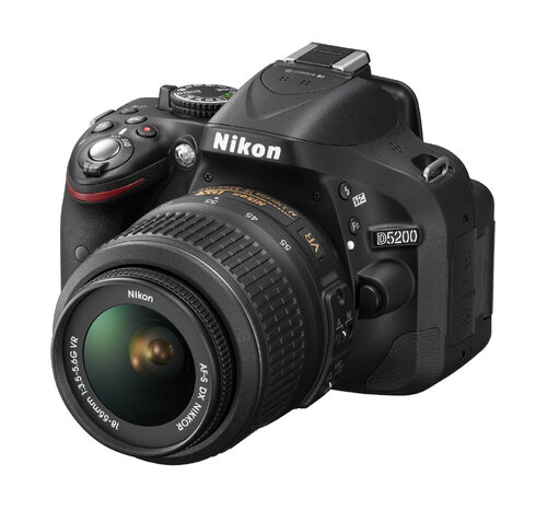 Περισσότερες πληροφορίες για "Nikon D5200 + 18-105 VR"