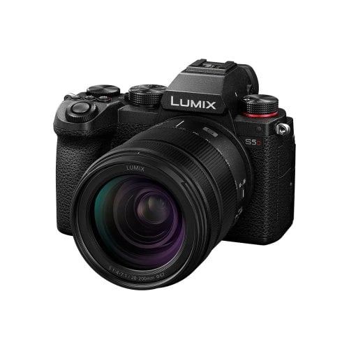 Περισσότερες πληροφορίες για "Panasonic Lumix S5D + S 28-200mm / F4-7.1 Zoom"