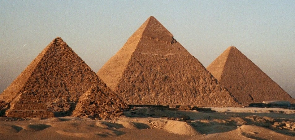 Κοσμικές ακτίνες έφεραν στο φως έναν άγνωστο θάλαμο στην Πυραμίδα του Χέοπα