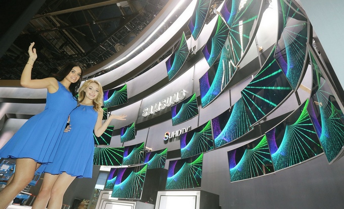 Η Samsung αφήνει στην άκρη την OLED τεχνολογία, παρουσιάζοντας τις SUHD τηλεοράσεις