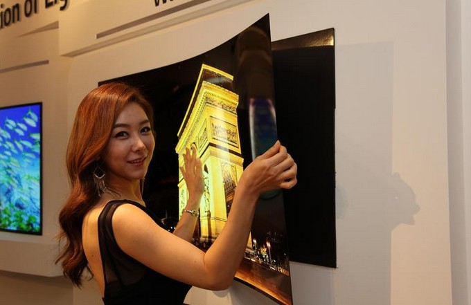 Η LG εντυπωσιάζει με OLED τηλεόραση «ταπετσαρία», πάχους μόλις 1 χιλιοστού
