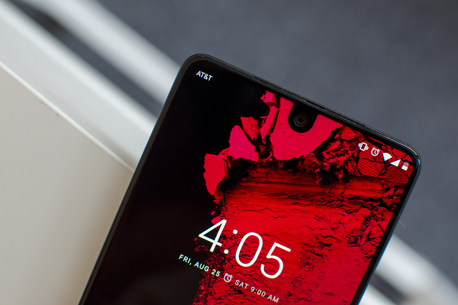 Μείωση κατά $200 στη τιμή του Essential Phone στις ΗΠΑ, στα $499 η τιμή του