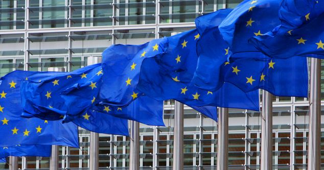 EΕ: Προωθεί σχέδιο νόμου για τα προσωπικά δεδομένα σε υπηρεσίες με διαφημίσεις