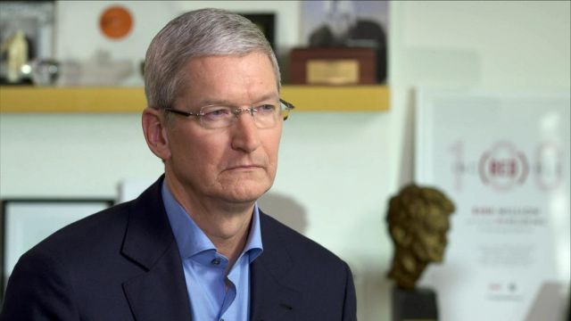 O Tim Cook λέει ότι το FBI ζητάει από την Apple να δημιουργήσει το ισοδύναμο του καρκίνου στο λογισμικό