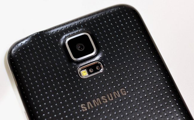 H Samsung επιβεβαιώνει την ελαττωματική κάμερα σε ορισμένα μοντέλα Galaxy S5