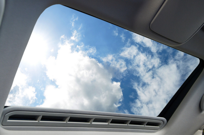Ηλιακούς συλλέκτες στις οροφές των ηλεκτρικών αυτοκινήτων της σκέφτεται να εγκαταστήσει η Audi