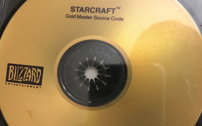 Βρήκε ένα CD-R με τον πηγαίο κώδικα του StarCraft και το επέστρεψε στην Blizzard