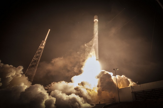 H SpaceX δημοσιεύει προς ελεύθερη χρήση περισσότερες από 100 φωτογραφίες