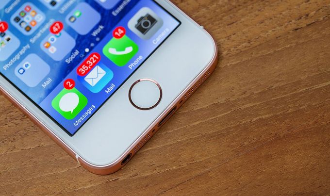 Apple: Ο μέσος χρήστης iPhone ξεκλειδώνει τη συσκευή του 80 φορές την ημέρα