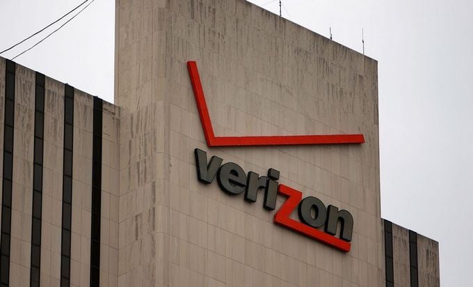 Η Verizon εξαγόρασε την Yahoo έναντι $4,83 δισεκατομμυρίων