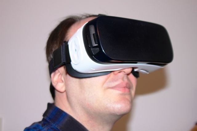 Η Google ετοιμάζει headset που θα ανταγωνίζεται επάξια το Gear VR της Samsung