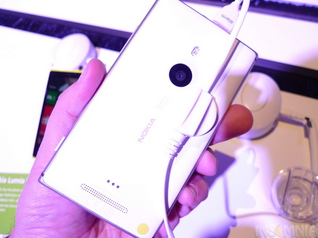 Πρώτη επαφή με το Lumia 925 (video)