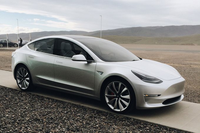 Elon Musk: Χωρίς Supercharging το νέο Tesla Model 3